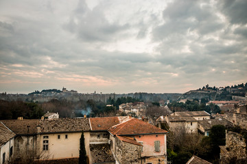 Obraz premium Vue sur la cité d'Avignon du haut de Villeneuve-lès-Avignon