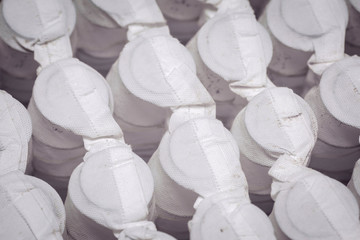 Pocket independent spring diameter sewn in white span-bond