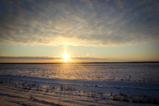 Зимний восход солнца, Московская область, Россия