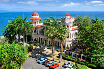 Palacio de Valle in Cienfuegos, Kuba - obrazy, fototapety, plakaty