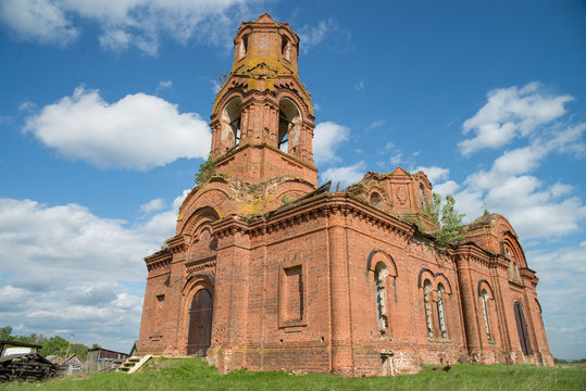 destroyed orthodox church Smolensk region Roslavl district, 
Corsici