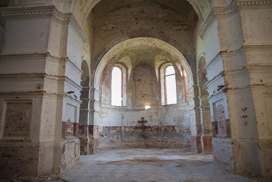 destroyed orthodox church view from inside the Smolensk region Roslavl district,
Corsici