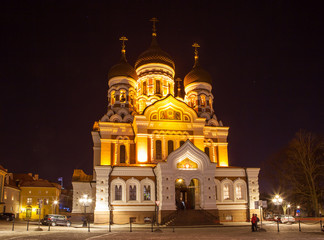 Fototapeta na wymiar TALLINN, ESTONIA - 10 JAN 2016. Night view of cathedral of Alexander Nevsky.