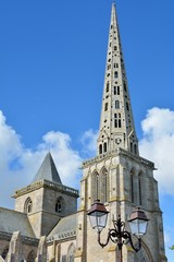 Fototapeta na wymiar Le clocher de la cathédrale de Tréguier
