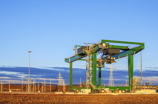 Industrieanlage Containerkran bei Gueterbahnhof