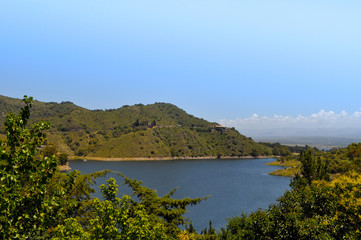 Fototapeta na wymiar General view of the lake Embalse Dique los Molinos in Cordoba, Argentina