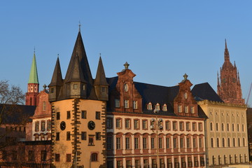 Obraz premium Rententurm, Saalhof und Bernusbau in Frankfurt am Main