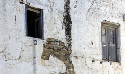 Fototapeta na wymiar Vintage windows on the old wall