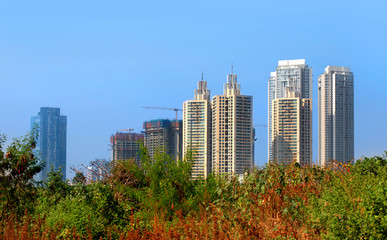 Obraz premium Tall residential buildings in Mumbai, India