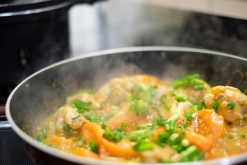 Braised chicken and tomato