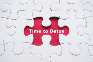 Fototapeta premium Missing puzzle with Time to Detox word
