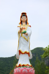 Obraz na płótnie Canvas Kuan Yin buddha made from white jade