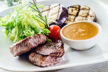 steak with vegetables