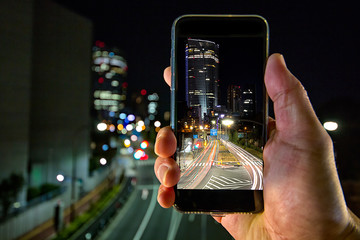Shooting the city lights with a mobile device