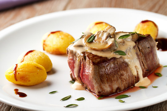 Fillet of beef with mushroom sauce and potatoes