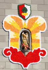 Turamichele sculpture at a church in Augsburg