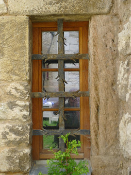 Altes Schlo&szlig;fenster