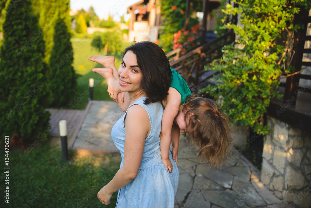 Canvas Prints Mother Bringing Daughter