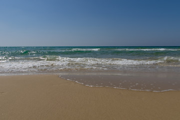 Fototapeta na wymiar easy to surf on a sandy beach