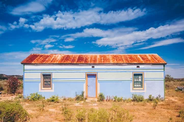 Poster Colored Rural House in the winderness of Mandela Bay, Mandela Bay © jon11