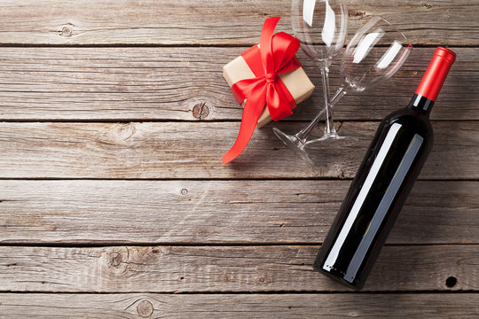Red wine and gift box