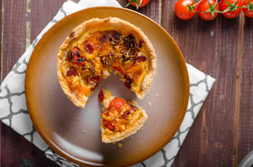 Mini quiche wih sausages