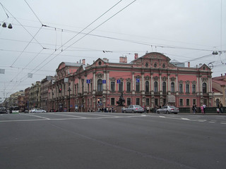 Fototapeta na wymiar Saint Petersburg, Russia - August 21, 2011: through the city streets