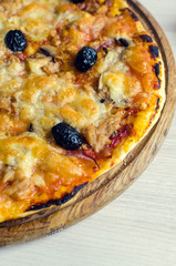 Vegetarian Italian pizza with tuna