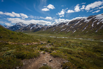 schöne Wolken und weite Sicht