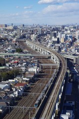 Fototapeta premium 都市の鉄道を俯瞰