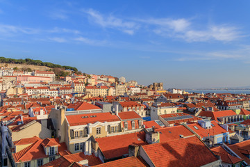 Fototapeta na wymiar Vista da parte central da Lisboa