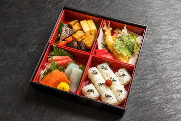 幕の内弁当　japanese box lunch