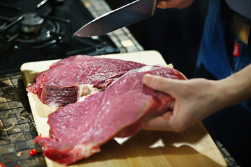 Cook with a piece of the meat