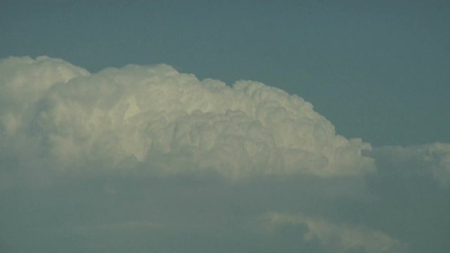 Thunderstorm Turbulent Tops in Time Lapse