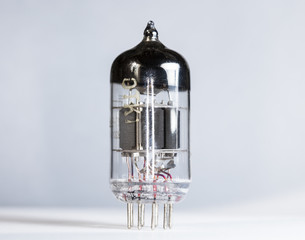 vacuum tube, radio
