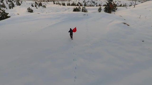 G&uuml;n Doğumunda &Ccedil;ılgın Bir Maceracı