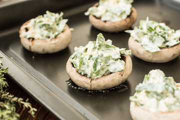 No-bake mushrooms with spinach and cheese