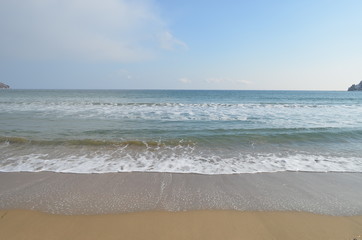 Песчаный пляж, море