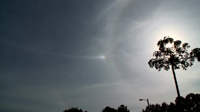 Parhelic Circle and More in Icy Cirrus Clouds