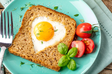Frühstück Toast mit Spiegelei