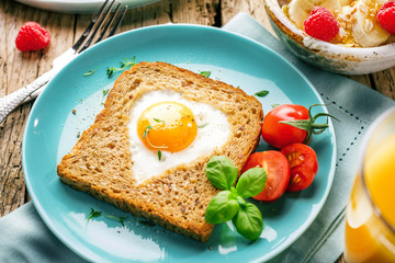 Frühstück Toast mit Spiegelei
