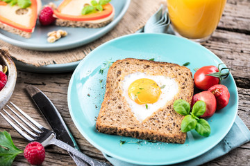 Frühstück Toast mit Spiegelei