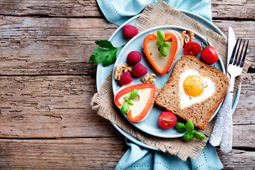 Frühstück Toast mit Spiegelei