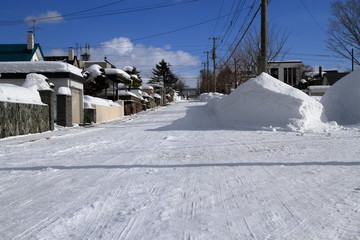 Residential area cleanly snow-removed