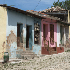 Kuba, Trinidad; Hutmacher in den Straßen der Altstadt. Weltkulturerbe.