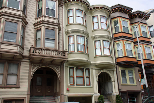 Maisons en bois &agrave; bow-windows en Californie, USA