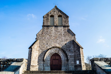 Fototapeta na wymiar Église corrézienne