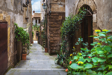 Fototapeta na wymiar Abandoned nooks miraculously beautiful town in Tuscany.
