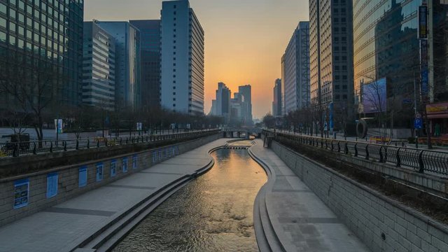 Sunrise timelapse at Cheonggyecheon Stream, Seoul, South Korea, 4K Time lapse