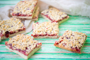 Home-made shortcake with raspberry jam
